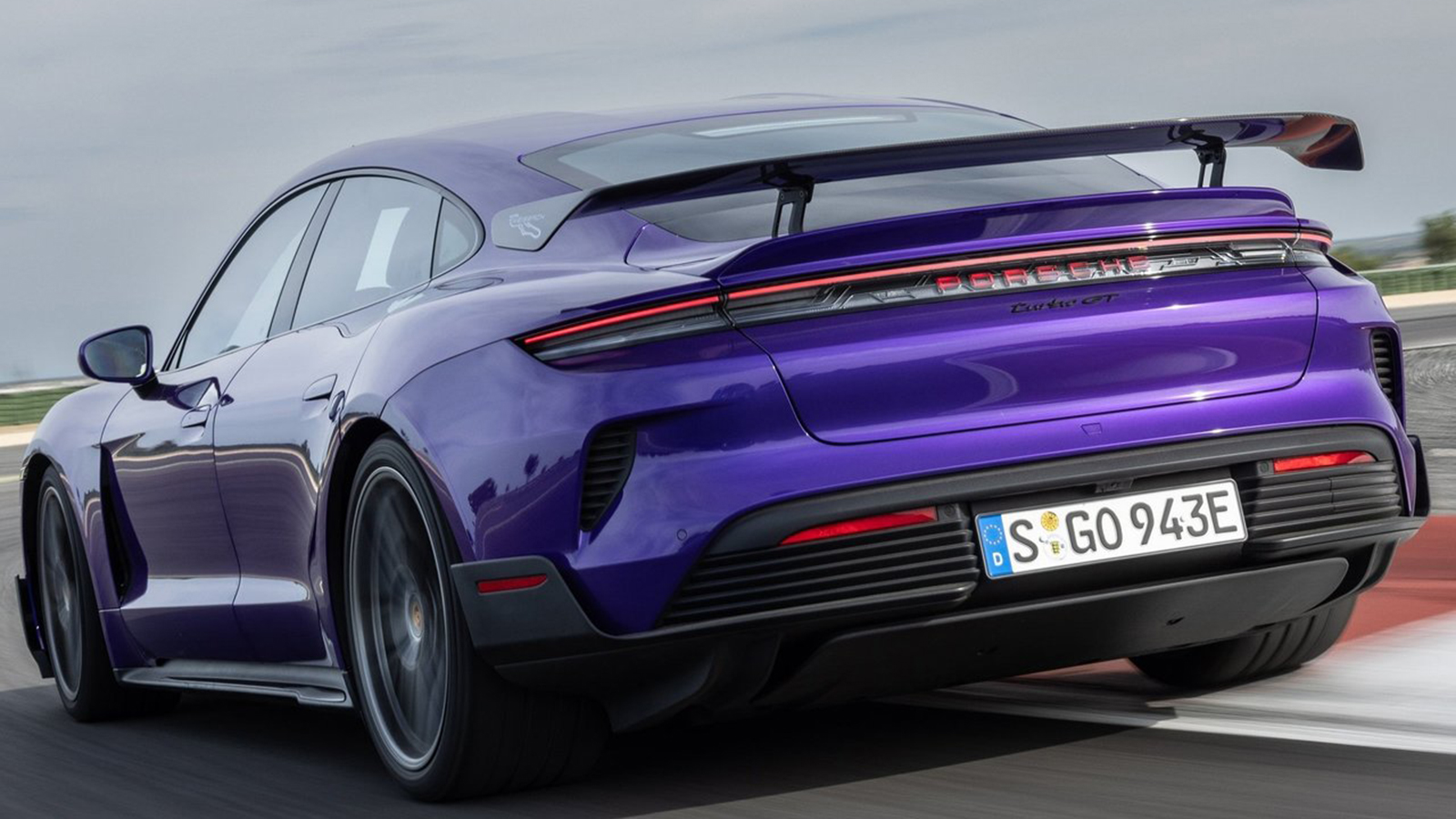 Porsche: Άλλαξε το πλάνο για ηλεκτρικά, στροφή σε βενζίνη & υβριδικά!   Porsche: Άλλαξε το πλάνο για ηλεκτρικά, στροφή σε βενζίνη & υβριδικά!