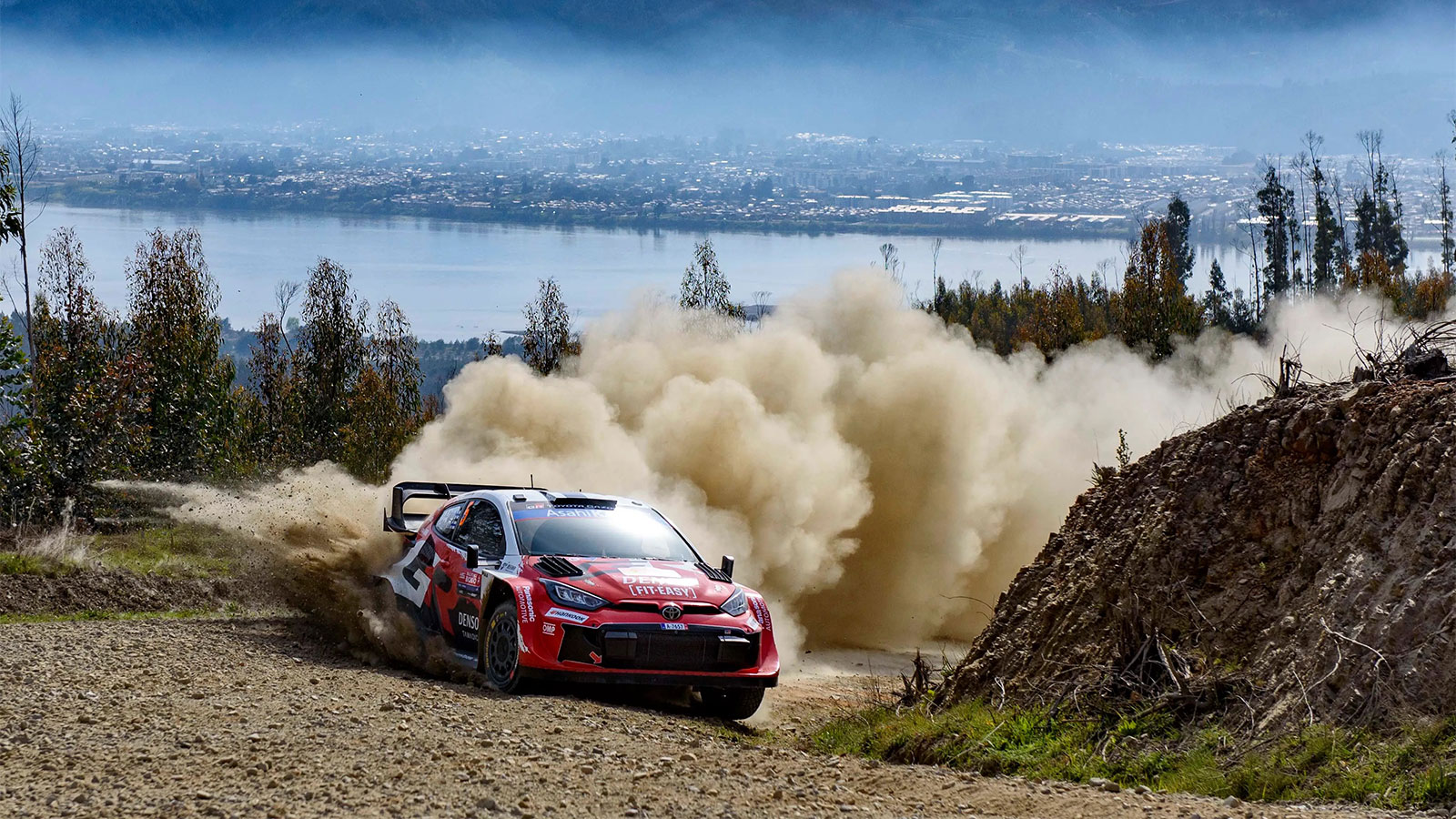 WRC Rally Chile: Ο Solberg προηγείται με 10,1 δλ. από τον Evans WRC Rally Chile: Ο Solberg προηγείται με 10,1 δλ. από τον Evans