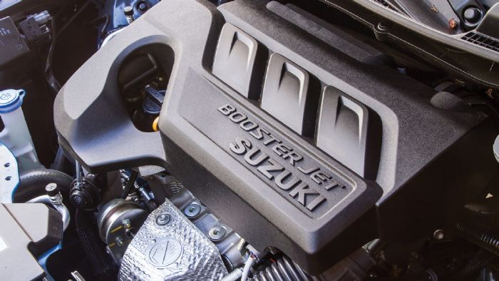 Ο 1.000άρης BoosterJet τούρμπο βενζινοκινητήρας δεν θα προβληματιστεί ούτε στο ελάχιστο να κινήσει το αμάξωμα του Swift σε γρήγορους ρυθμούς και πολύ οικονομικά.