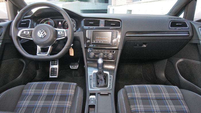 Κορυφαία ποιότητα κατασκευής, φινίρισμα και συναρμογή για το εσωτερικό της BMW 225 xe Active Tourer.