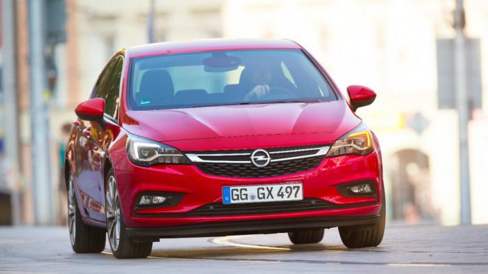 Οι αγοραστές του συμπαγούς Opel απολαμβάνουν ένα τεχνολογικά προηγμένο και ελκυστικό αυτοκίνητο, στο οποίο έρχεται να προστεθεί μία υψηλή αξία μεταπώλησης. 
