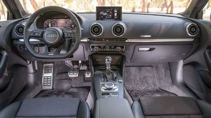 Χωρίς 
διαφορές στη σχεδίαση, αλλά με τον νεότερο πλήρως 
ψηφιακό 
πίνακα 
οργάνων Audi Virtual Cockpit 
έρχεται το εσωτερικό του Audi A3.