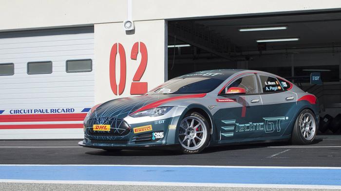 Το αγωνιστικό Tesla Model S P100D, που θα συμμετέχει στο Electric GT championship. 