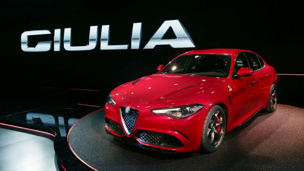 Η Alfa Romeo Giulia GTA θα είναι ισχυρότερη και θα διαθέτει πιο σπορ καταβολές από την QV (φώτο)