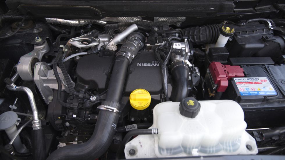 Το Nissan Juke διαθέτει 8βάλβιδο 1.500άρη dCi κινητήρα, με 110 άλογα και 260 Nm ροπής.