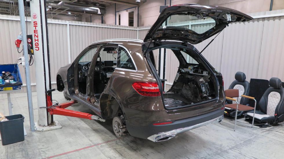 Η συναρμολόγηση θα γίνεται στο Uusikaupunki και υπεύθυνη για αυτό θα είναι η τοπική εταιρεία Valmet Automotive, η οποία συνεργάζεται με την Mercedes από το 2013, φτιάχνοντας την υπάρχουσα εκδοχή της A