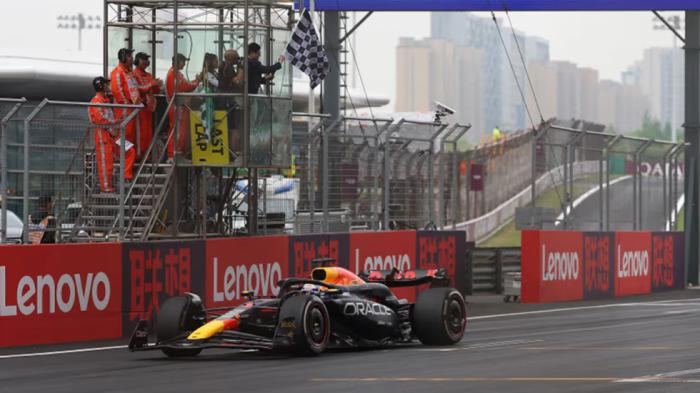 GP Kίνας: Κυρίαρχος ο Verstappen, μια ακόμη νίκη στο παλμαρέ του