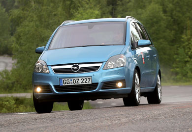5 χρόνια δωρεάν service και εγγύηση σε όλα τα SUV της Opel