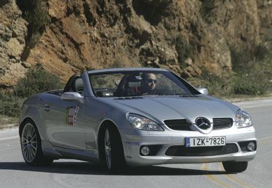 Μια από τις πρώτες επίσημες φωτογραφίες που παρουσιάζουν τα συστήματα ασφάλειας της τρίτης γενιάς της Mercedes SLK  