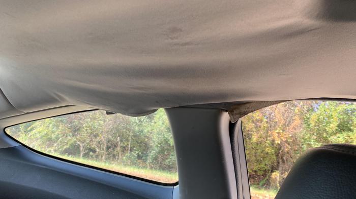 DIY: Πώς να κάνεις καινούργια... την ταπετσαρία οροφής σου! DIY: Πώς να κάνεις καινούργια... την ταπετσαρία οροφής σου!