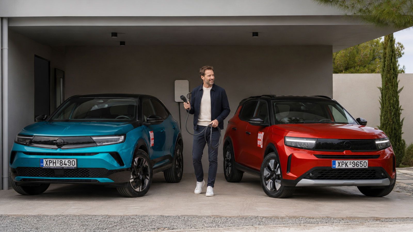 Το Electric ALL-IN παρέχει δωρεάν καλώδια φόρτισης AC και DC, όπως επίσης τη δυνατότητα αγοράς wallbox 22 kW σε ειδική τιμή.