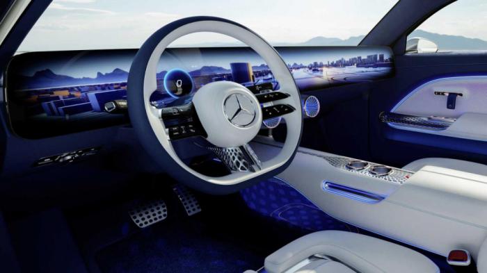 Όσον αφορά την καμπίνα της Mercedes Vision EQXX, είναι κατασκευασμένη με βιώσιμα υλικά περιλαμβάνοντας ύφασμα που χρησιμοποιεί μεταξωτές ίνες Biosteel, δέρμα vegan που προέρχεται από μανιτάρια, δέρμα από κονιοποιημένες ίνες κάκτου και χαλιά με βάση το μπαμπού.