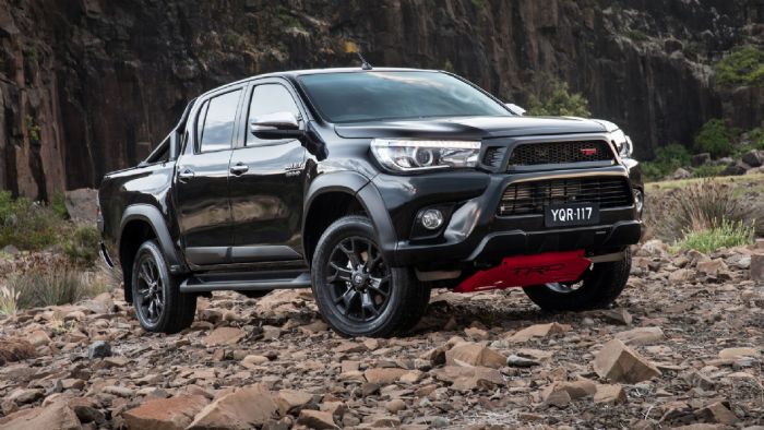 Η Toyota παρουσίασε το νέο Hilux TRD, το οποίο αντίθετα με τον πρόγονό του που προσέφερε περισσότερη ισχύ, εστιάζει μόνο στο αισθητικό κομμάτι.