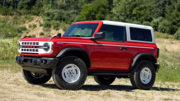 To Ford Bronco Heritage Edition.
