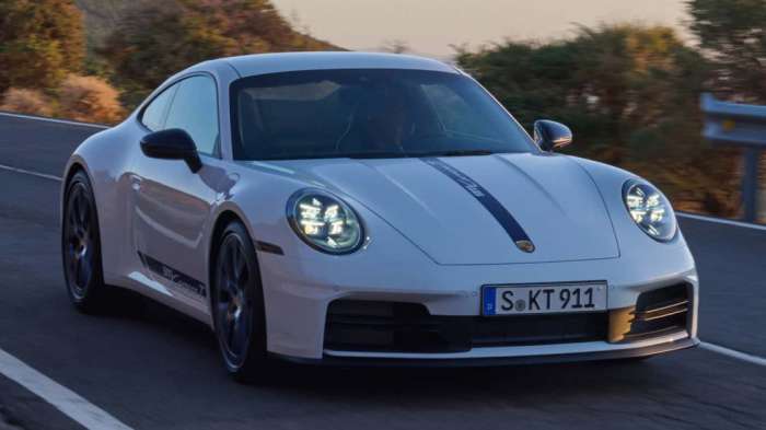 Η νέα Porsche 911 Carrera T έχει 394 PS και μόνο χειροκίνητο κιβώτιο 