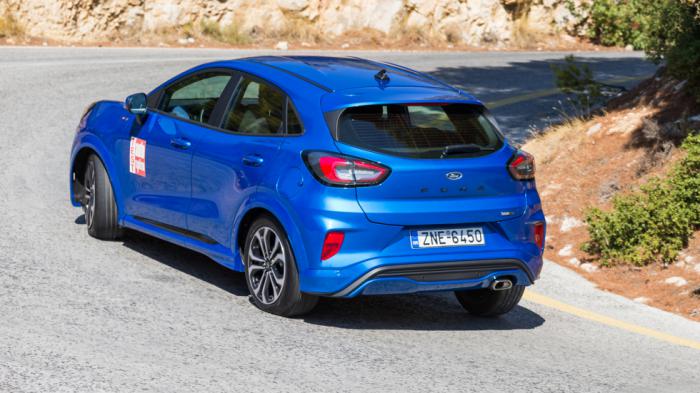 Το Ford Puma, θα σε κερδίσει μέσω του δυναμισμού που προσφέρει, χάρη στο ξυραφένιο του τιμόνι και τη σφιχτή ανάρτηση που ελέγχει υποδειγματικά το αμάξωμα σε κάθε συνθήκη.