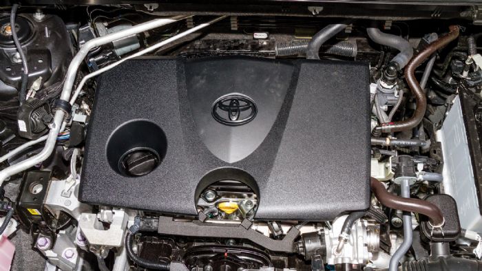 Ο δίλιτρος κινητήρας του Toyota RAV4 ικανοποιεί χωρίς να εντυπωσιάζει στην πράξη, είναι ωστόσο πολύ ικανός και σύγχρονος τεχνολογικά για ατμοσφαιρικός. 
