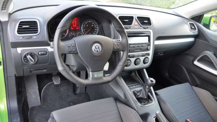 Οι φθορές στο VW Scirocco περιορίζονται σε σπασμένα πίσω ελατήρια ανάρτησης