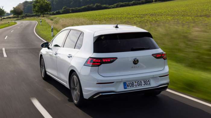 Σύμφωνα με την Volkswagen, το πετρελαιοκίνητο Golf «καίει» 4,4 λτ./100 χλμ.. Με δεδομένο ότι έχει ρεζερβουάρ 45 λίτρων, το diesel Golf έχει αυτονομία που ξεπερνά τα 1.000 χλμ..