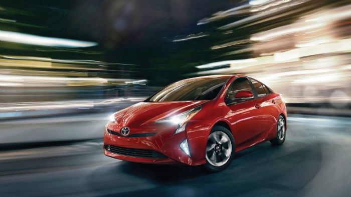 Το Toyota Prius Plug-in υπόσχεται μέση κατανάλωση 1,0 λτ./100 χλμ., εκπομπές CO2 22 γρ./χλμ. και ηλεκτρική αυτονομία 63 χλμ.