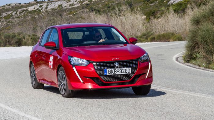 Το Peugeot 208 έχει «ζωντανές» επιδόσεις και ταυτόχρονα καταφέρνει 134 χλμ./ώρα με 5,0 λτ./100 χλμ..