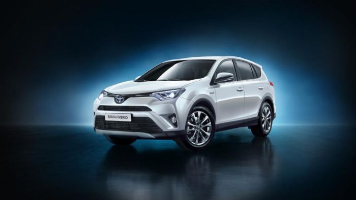 Το Toyota RAV4 Hybrid εξοπλίζεται με ένα υβριδικό σύστημα, αποτελούμενο από έναν κινητήρα βενζίνης 2,5 λτ., ο οποίος συνεργάζεται με δυο ηλεκτροκινητήρες.