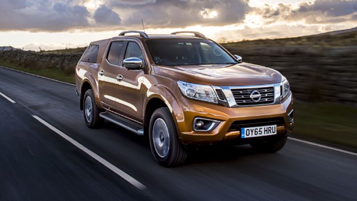 Οι εκπομπές CO2 του Navara με τον Euro 6 κινητήρα 2.3 dCi, ξεκινούν από τα 159 γρ./χλμ., μία επίδοση που σύμφωνα με τη Nissan καθιστά το Navara το καλύτερο της κλάσης του.