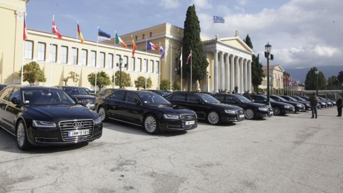 45 Audi A8 και Α6, καθώς και 24 Audi: A1, A3 Sportback, A4 και Α5 παραχωρήθηκαν από την Kosmocar Α.Ε.- Audi στο υπουργείο Εξωτερικών, για τις ανάγκες της Ελληνικής Προεδρίας μέχρι τον Ιούλιο του 2014.