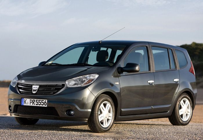 Από το 2012, η Dacia θα διαθέτει ένα μικρομεσαίο MPV, το Lodgy (κατασκοπευτική φωτογραφία).