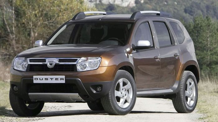 Το ανανεωμένο εξωτερικά κι εσωτερικά Dacia Duster θα εμφανιστεί επίσημα στο Σαλόνι της Φρανκφούρτης, τον Σεπτέμβριο (εδώ εικονίζεται το υπάρχον μοντέλο).