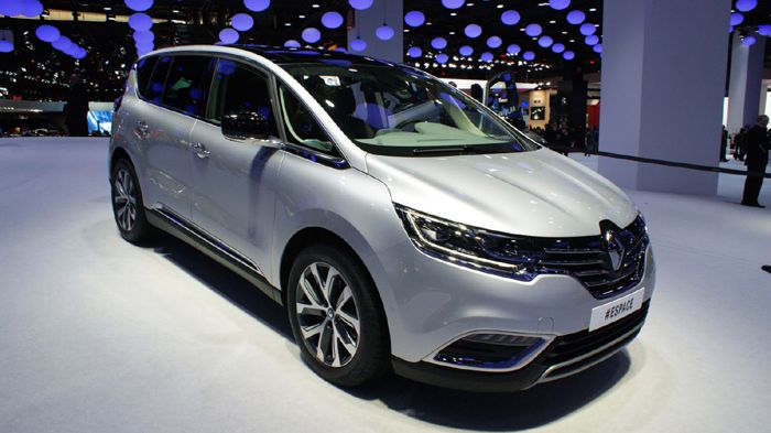 Στο νέο Renault Espace έχει χρήση ελαφρύτερων υλικών, όπως το αλουμίνιο στις πόρτες, το πλαστικό Noryl στα εμπρός φτερά και το θερμοπλαστικό του πίσω τμήματος.