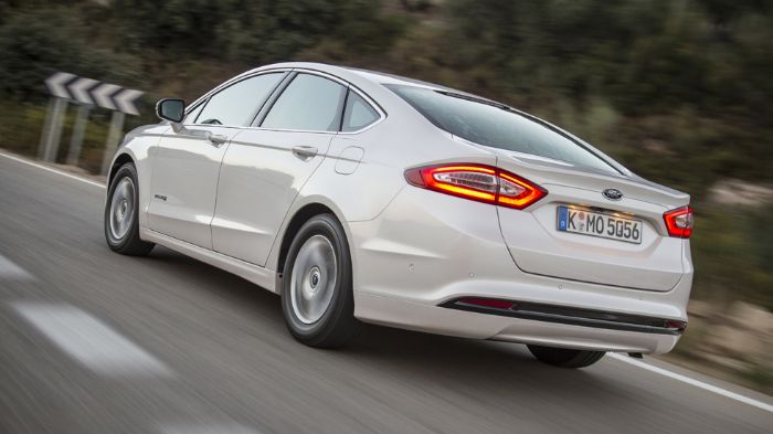 Το Ford Mondeo στο δρόμο ξεχωρίζει με την εξαιρετική ποιότητα κύλισης, την προσφερόμενη άνεση και την εξαιρετική ηχομόνωση.