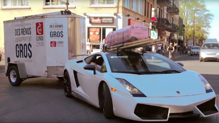 Το να βλέπεις μια Lamborghini Gallardo να σέρνει trailer και να κουβαλάει στην οροφή της μαδέρια και σακιά, δεν είναι κάτι συνηθισμένο…