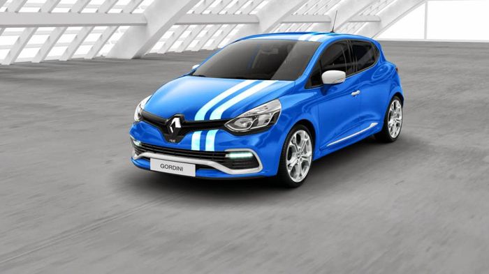 Το νέο Clio RS Gordini θα είναι διαθέσιμο σε τέσσερα χρώματα, ανάμεσά τους το εικονιζόμενο μπλε με λευκές ρίγες, ενώ στο εσωτερικό θα κυριαρχούν δέρμα και alcandara.