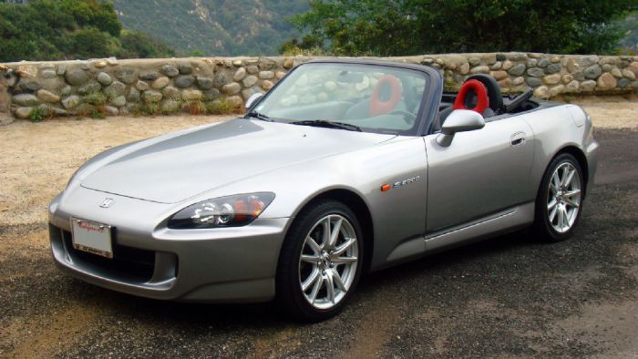 Φαίνεται πως η Honda θέλει να χτυπήσει τα νέα Mazda MX-5 και Fiat 124 Spider και για αυτό το λόγο θέλει να επαναφέρει το θρυλικό S2000. 