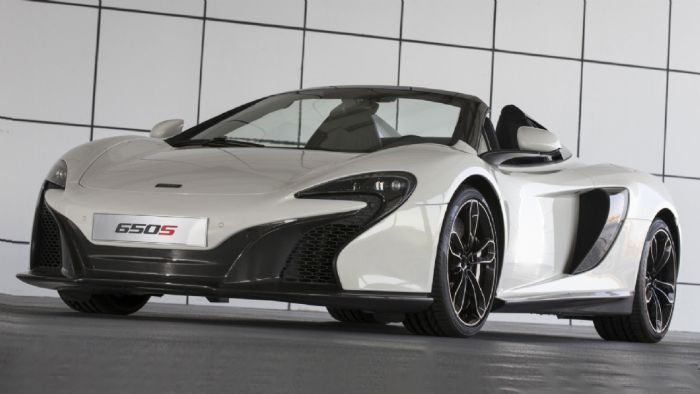 Η ειδική έκδοση της McLaren είναι βαμμένη σε ένα special χρώμα, το οποίο είναι λευκή πέρλα, όπου έχουν προσθέσει νιφάδες χρυσού 24 καρατίων.