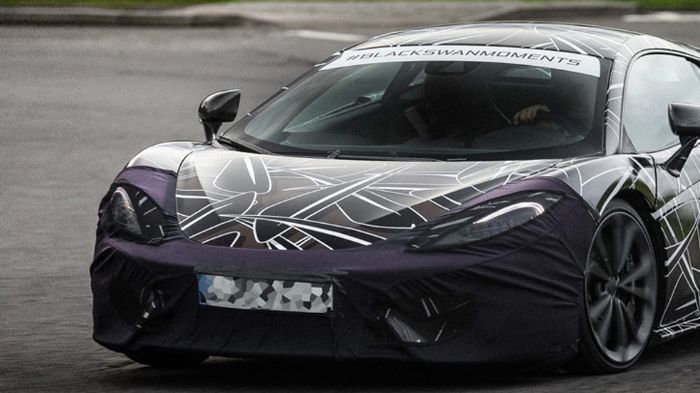 Η McLaren μας αποκαλύπτει μια πρώτη, μερική εικόνα της επερχόμενης Sports Series, η οποία φέρει αρκετά σημεία του αμαξώματός της καμουφλαρισμένα.