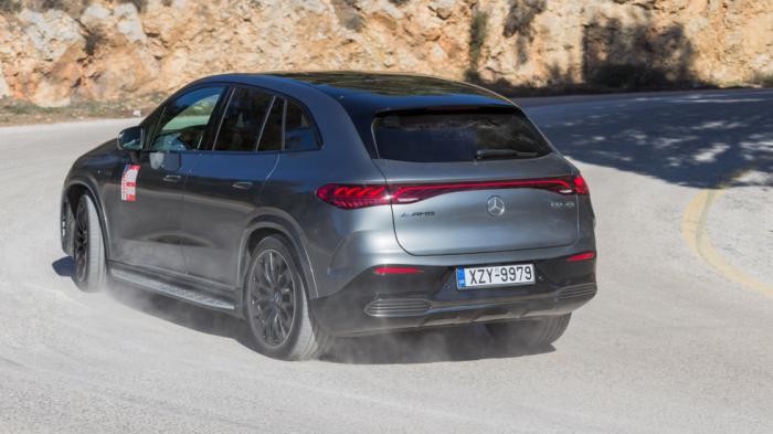 Το set up της Mercedes-AMG 43 4MATIC SUV έχει σπορ βλέψεις με κάθε τμήμα και λειτουργία να έχει προσαρμοστεί κατάλληλα.