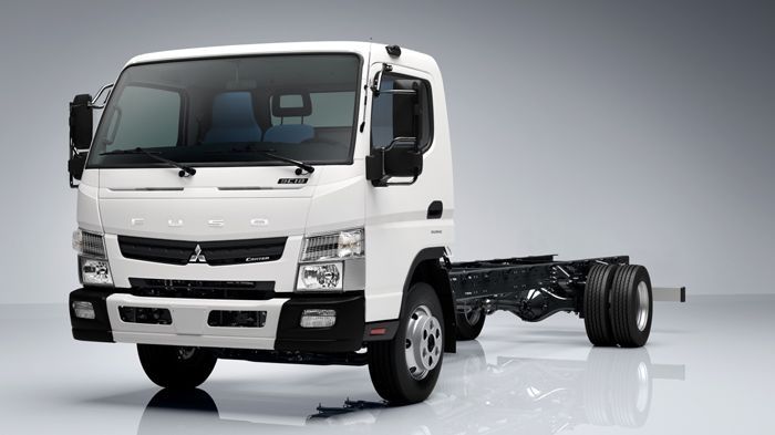 Η γκάμα του Mitsubishi Fuso Canter εμπλουτίζεται με νέες εκδόσεις μεικτού βάρους 8,55t. και αυτόματο κιβώτιο «Duonic» στον βασικό εξοπλισμό.	