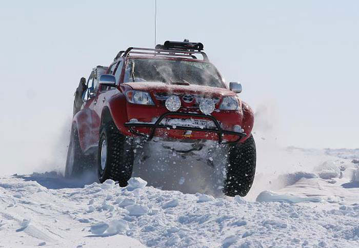 Τέσσερα Hilux διέσχισαν την Ανταρκτική διανύοντας 4.600+ χιλιόμετρα σε θερμοκρασίες μέχρι - 56°C και υψόμετρο 3.400 μέτρα!