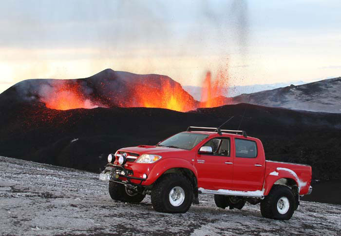 Οι μετατροπές που χρειάστηκαν στα Hilux έγιναν από την Arctic Trucks 