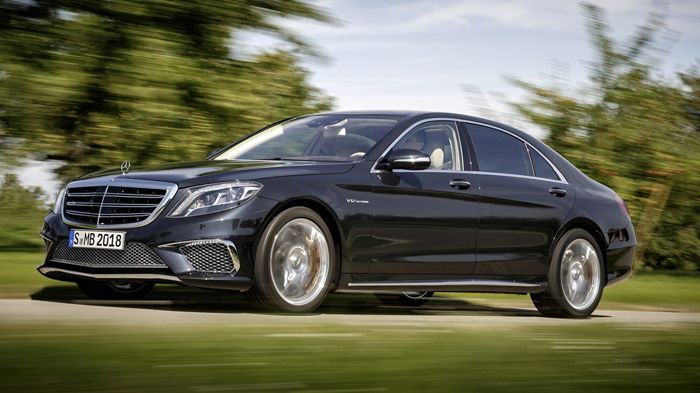 Όπως και η εικονιζόμενη Mercedes S65 AMG, έτσι και η νέα S600 -που θα ντεμπουτάρει στο Ντιτρόιτ- θα φέρει τον 6λιτρο V12 bi-turbo κινητήρα, αλλά με μικρότερη ισχύ 530 ίππων.