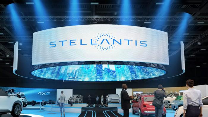 Stellantis: Ζωντανοί έως το 2050 οι κινητήρες καύσης χάρη στα e-fuels 