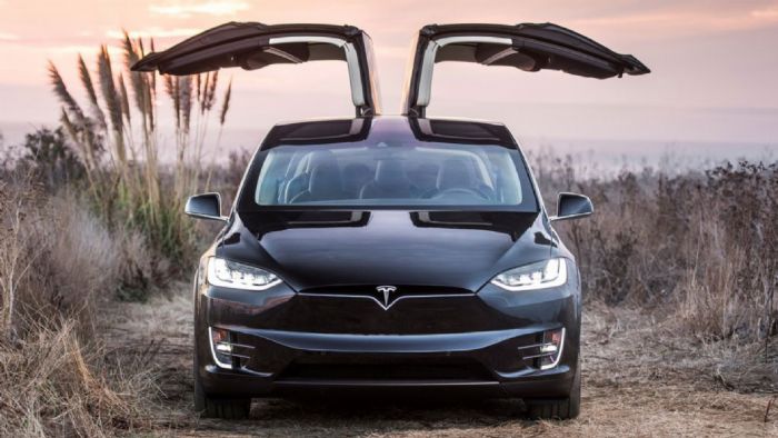 Η Tesla ανακοίνωσε τη νέα μειωμένη τιμή του SUV της εταιρείας Model X στις 79.500 δολάρια.