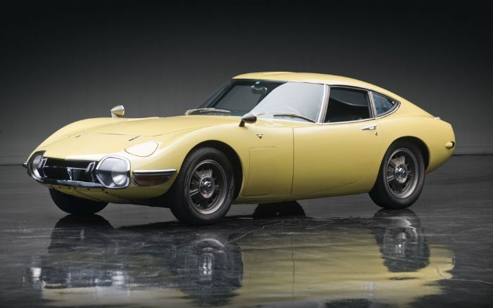 Το Toyota 2000GT (σε ανοιχτή έκδοση) «πρωταγωνίστησε» στην ταινία του θρυλικού πράκτορα 007, «Ζεις μονάχα δυο φορές».