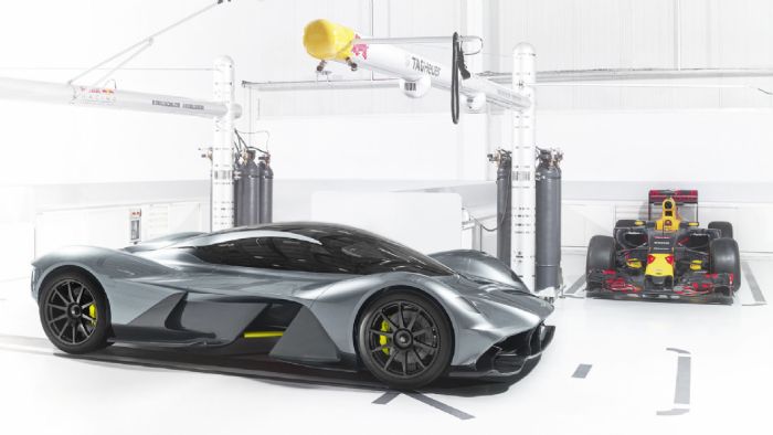 Το hypercar έχει λάβει την κωδική ονομασία AM-RB 001, από τα αρχικά των δυο εταιρειών.