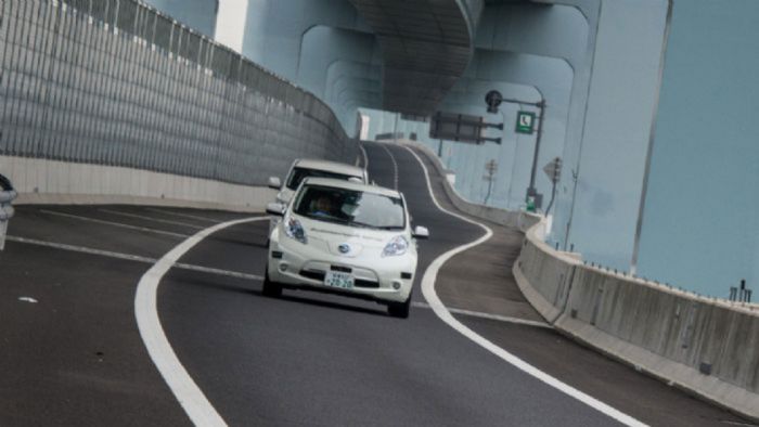 H Nissan εξελίσσει πυρετωδώς το Leaf Piloted Drive 1.0 concept. 