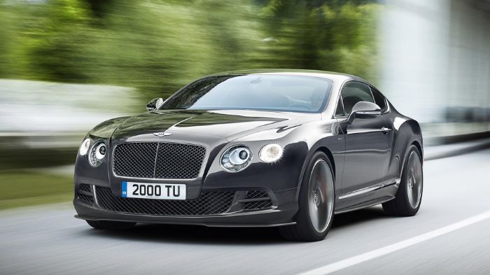 Η Bentley Continental του 2017 (στη φωτό η τωρινή) θα στηθεί στο πάτωμα της ολοκαίνουργιας τότε Porsche Panamera, από την οποία θα «δανειστεί» και τον V8 κινητήρα της.