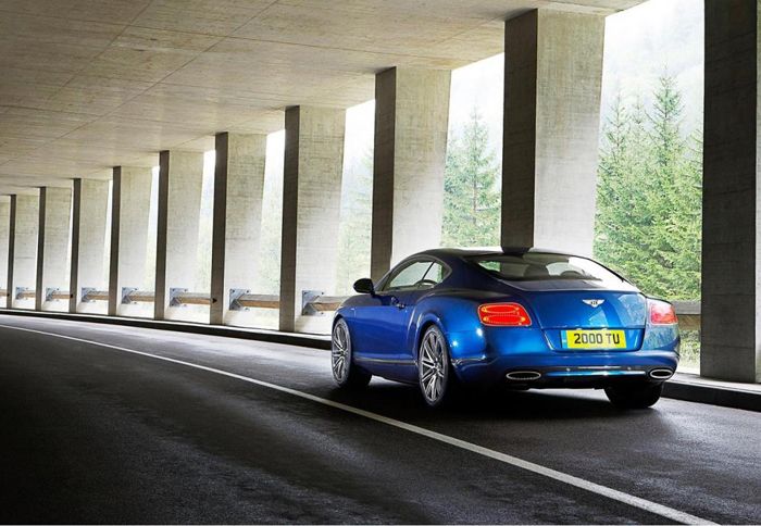 H Bentley Continental GT Speed είναι το πιο γρήγορο μοντέλο παραγωγής που έχει κατασκευάσει ποτέ η βρετανική φίρμα.