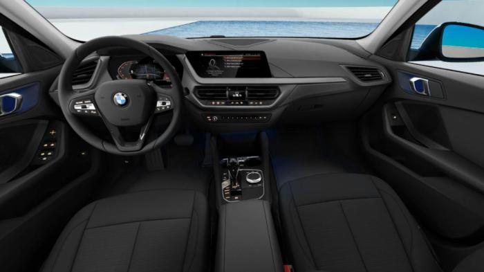 Αρκετά βολικός για τον χειρισμό του συστήματος multimedia της BMW 118i είναι ο πιεζοπεριστροφικός επιλογέας iDrive στην κεντρική κονσόλα.